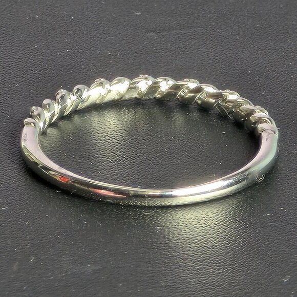 Twisted Design Band Silver Ring With Cubic Zirconia Accents Size 8 (NWOT) - Picture 5 of 7